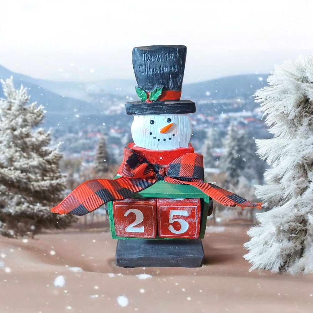 Charming Snowman Holiday Countdown with‎ Red and Green Accents